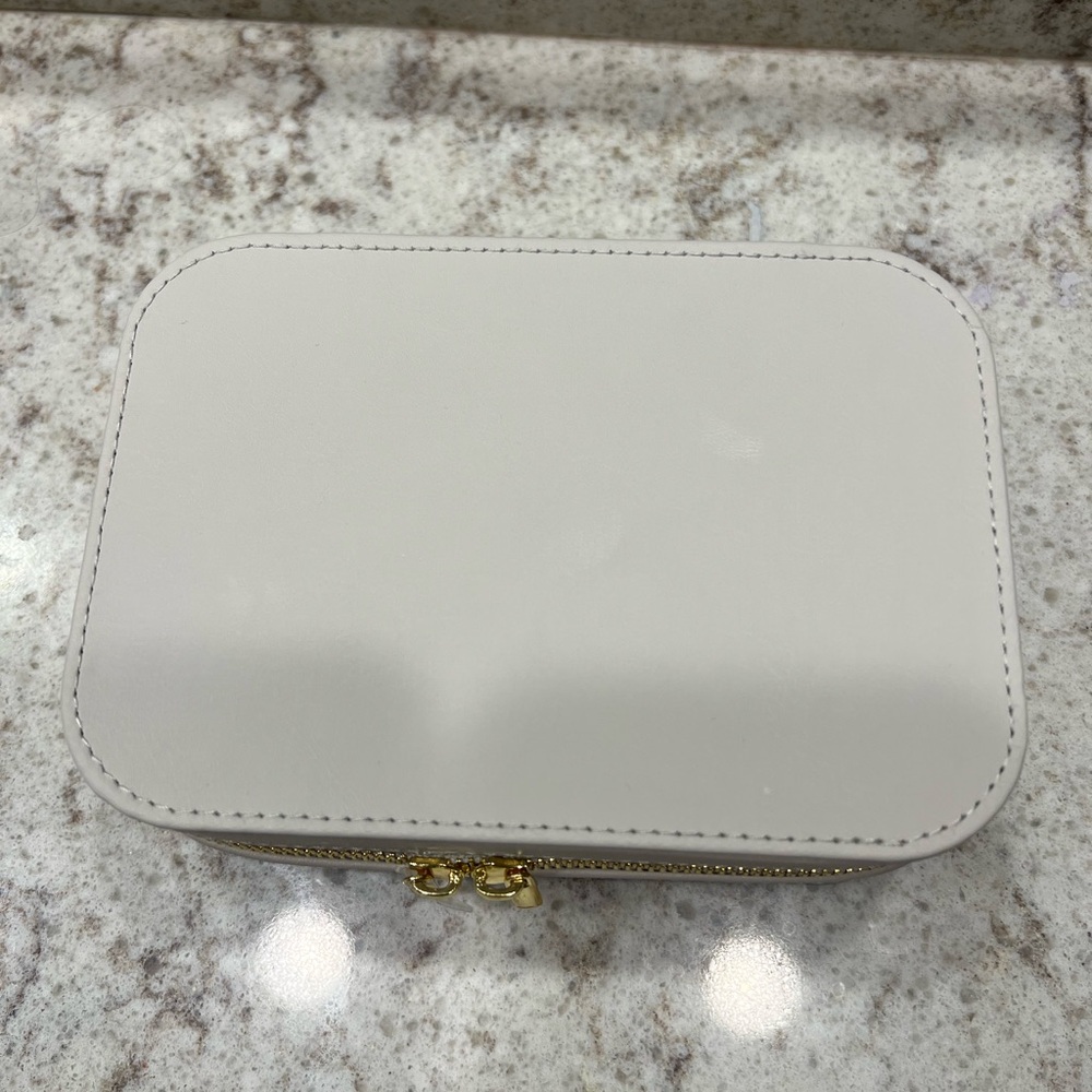 Large Accessory Organizer - Picture 2 of 7